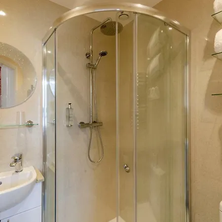 住宿加早餐酒店 Pinfold House 里士满